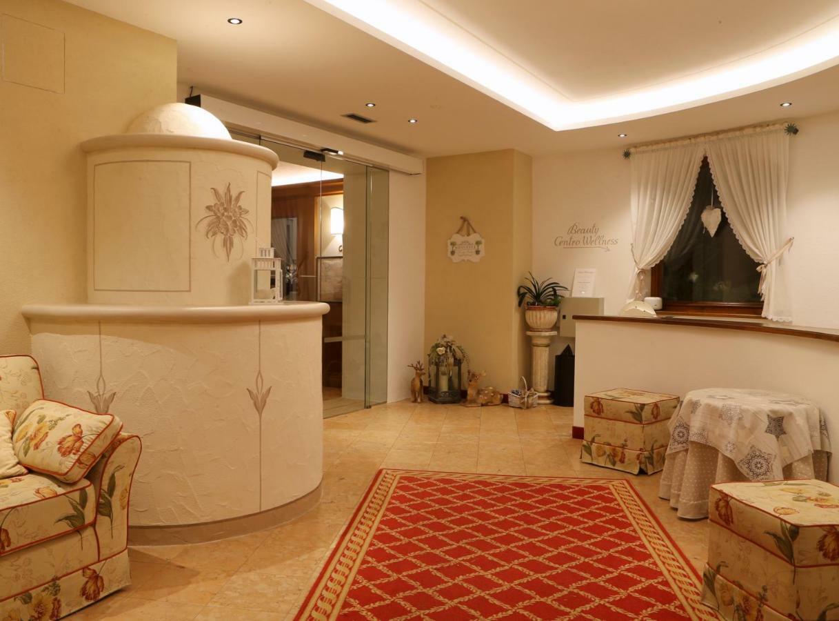 Hotel Belvedere Srl 费德拉帕加内拉 外观 照片